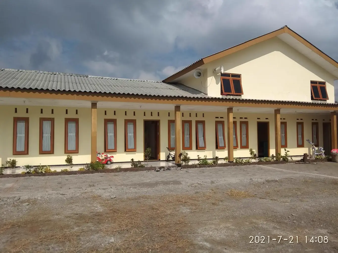 Gedung asrama putri Ribath Al-Hadi